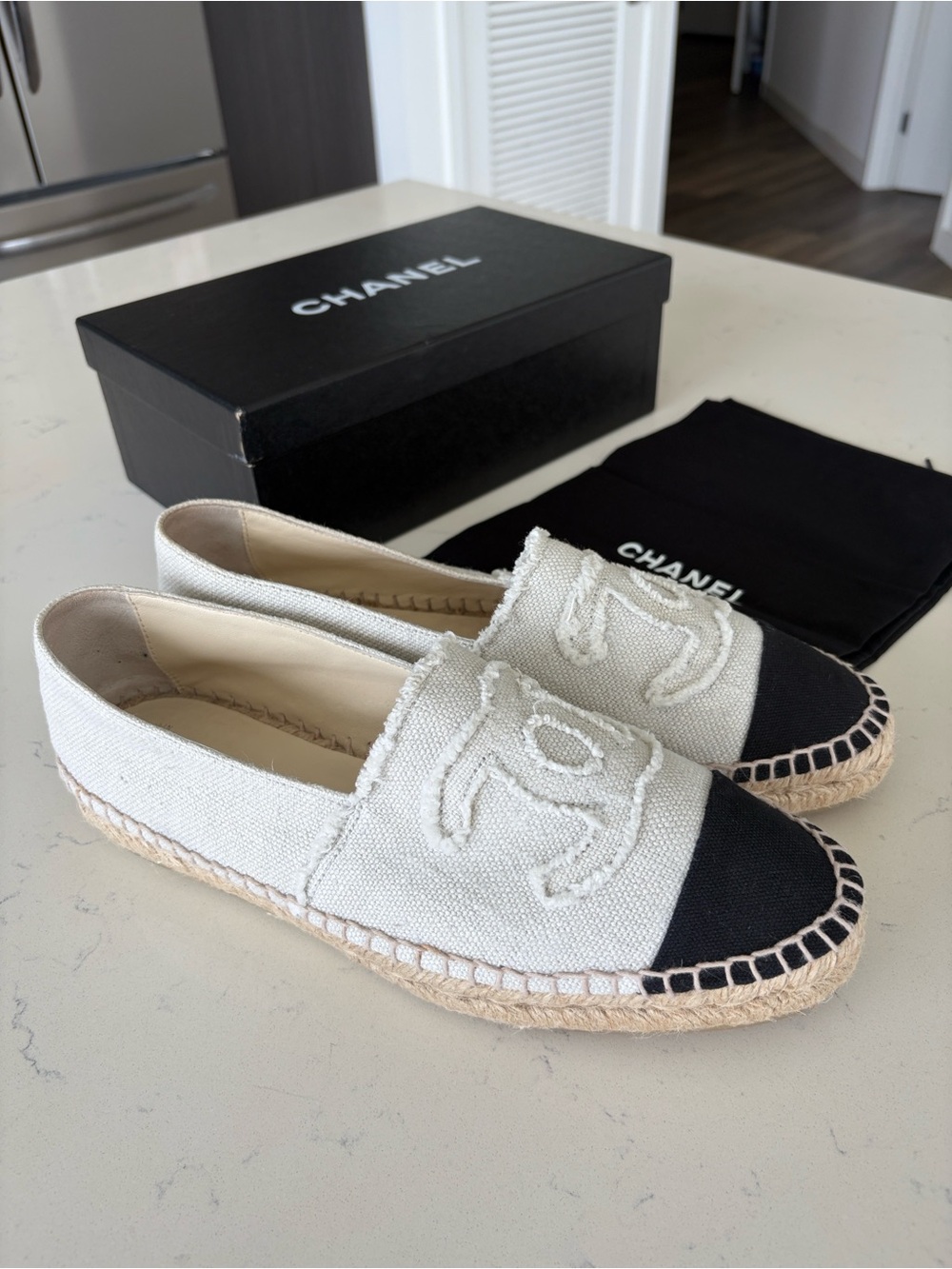 CHANEL White Tweed Espadrilles with Black Cap Toe - Picture 2 of 7